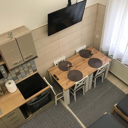 Mora Apartman 2 Kiskunfélegyháza 外观 照片