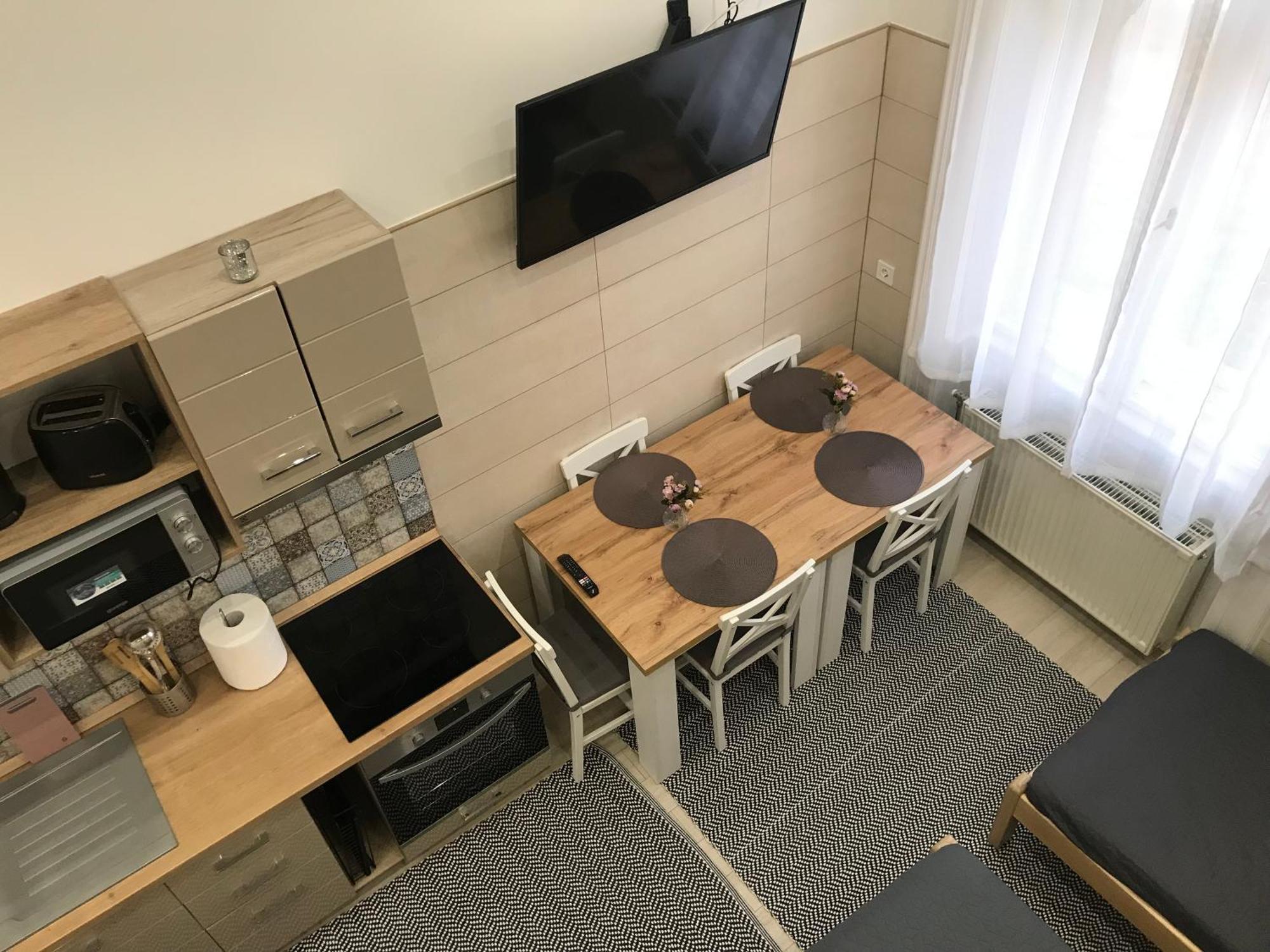 Mora Apartman 2 Kiskunfélegyháza 外观 照片